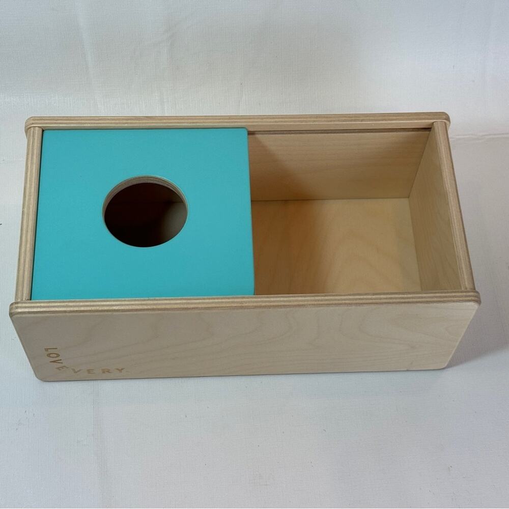 Lovevery Sliding Top Box from the thinker Playlist 11-12mo.